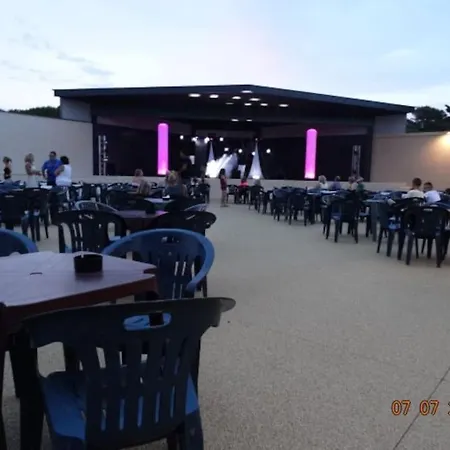 Ferienhaus Maisonnette 4/6p. Piscines Toboggans Et 200m Portiragnes