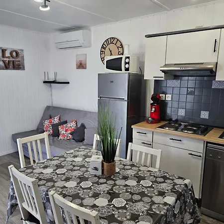Maisonnette 4/6p. Piscines Toboggans Et 200m Holiday home