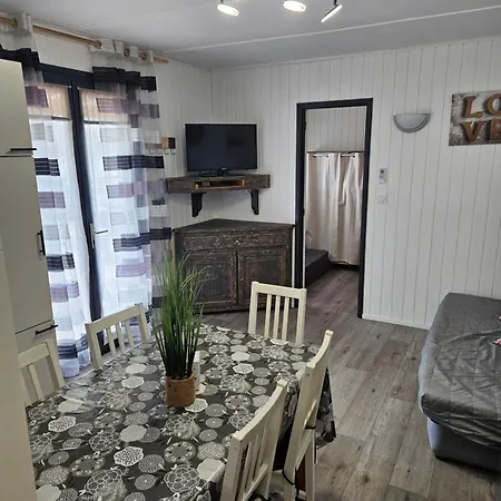Holiday home Maisonnette 4/6p. Piscines Toboggans Et 200m